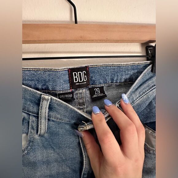 BDG Girlfriend high rise cropped jean - Picture 3 of 6